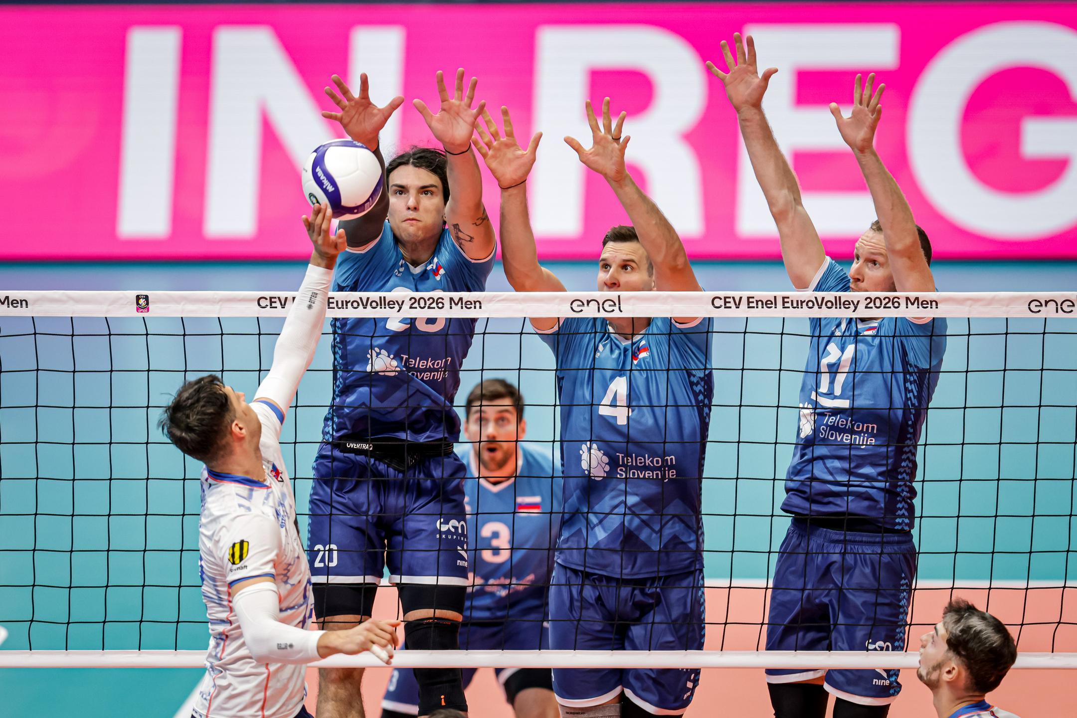 Slovenci za preboj v finale ob 17.00 proti Poljakom