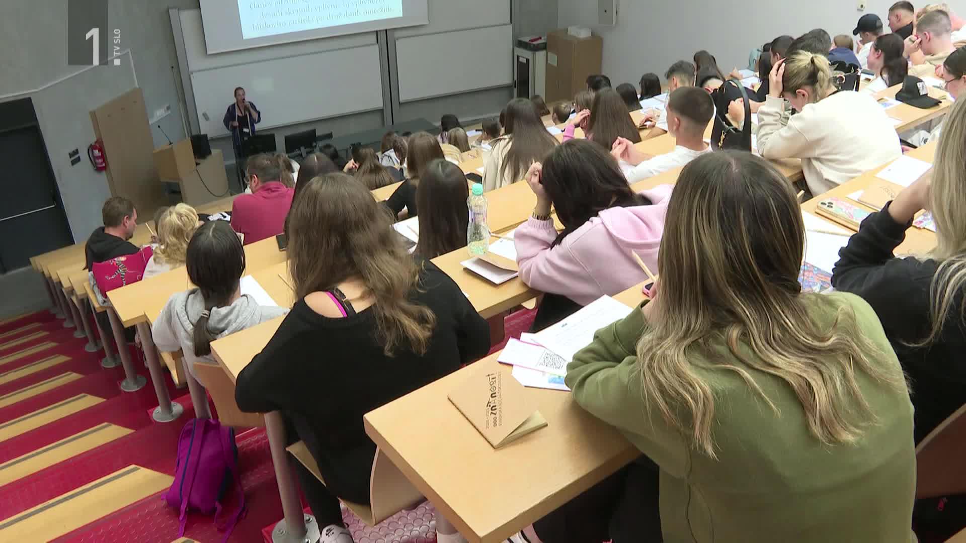Potrjen predlog o štipendiranju, ki širi nabor dosežkov za pridobitev Zoisove štipendije