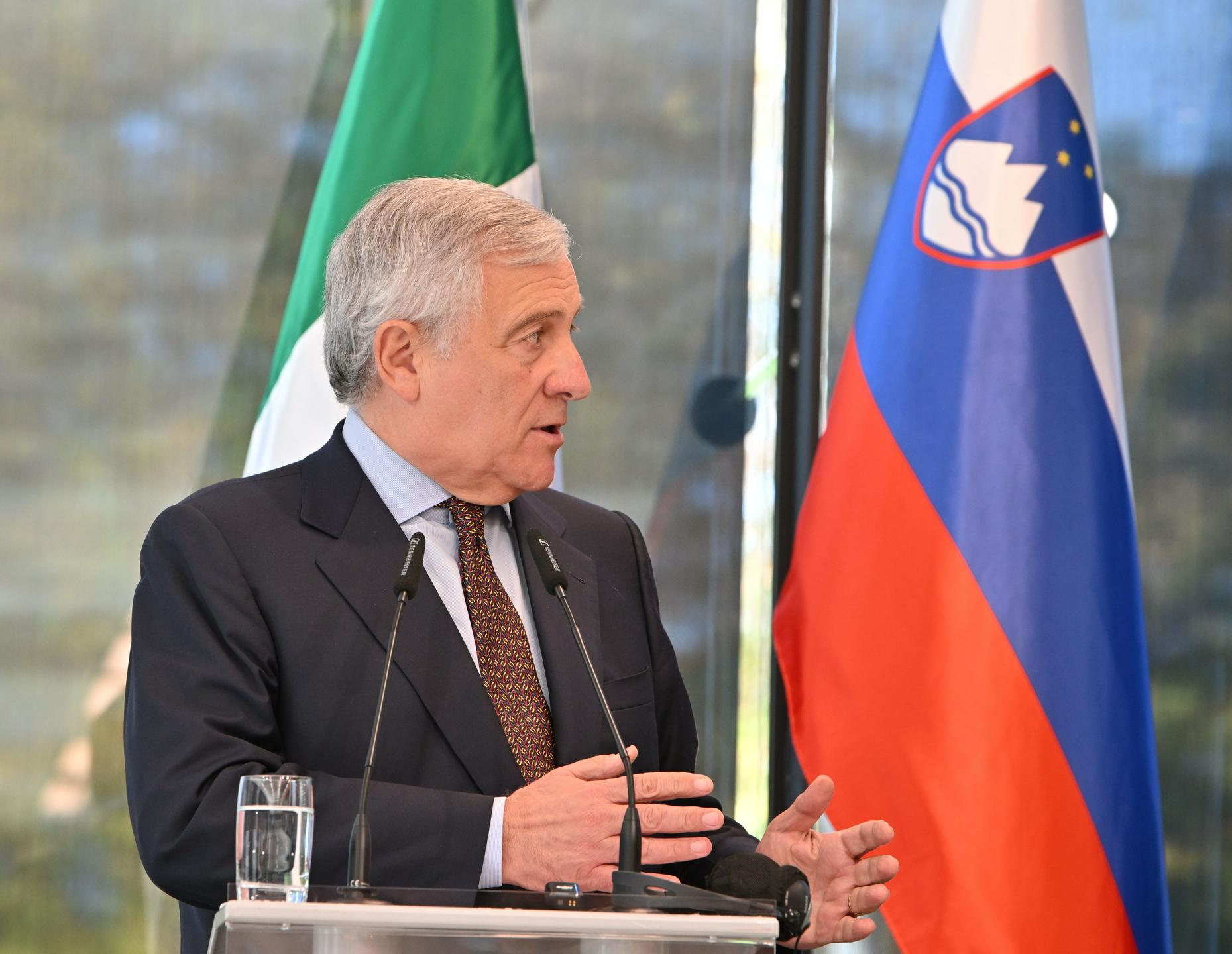 Slovenski in italijanski zunanji minister bosta govorila tudi o obeh manjšinah