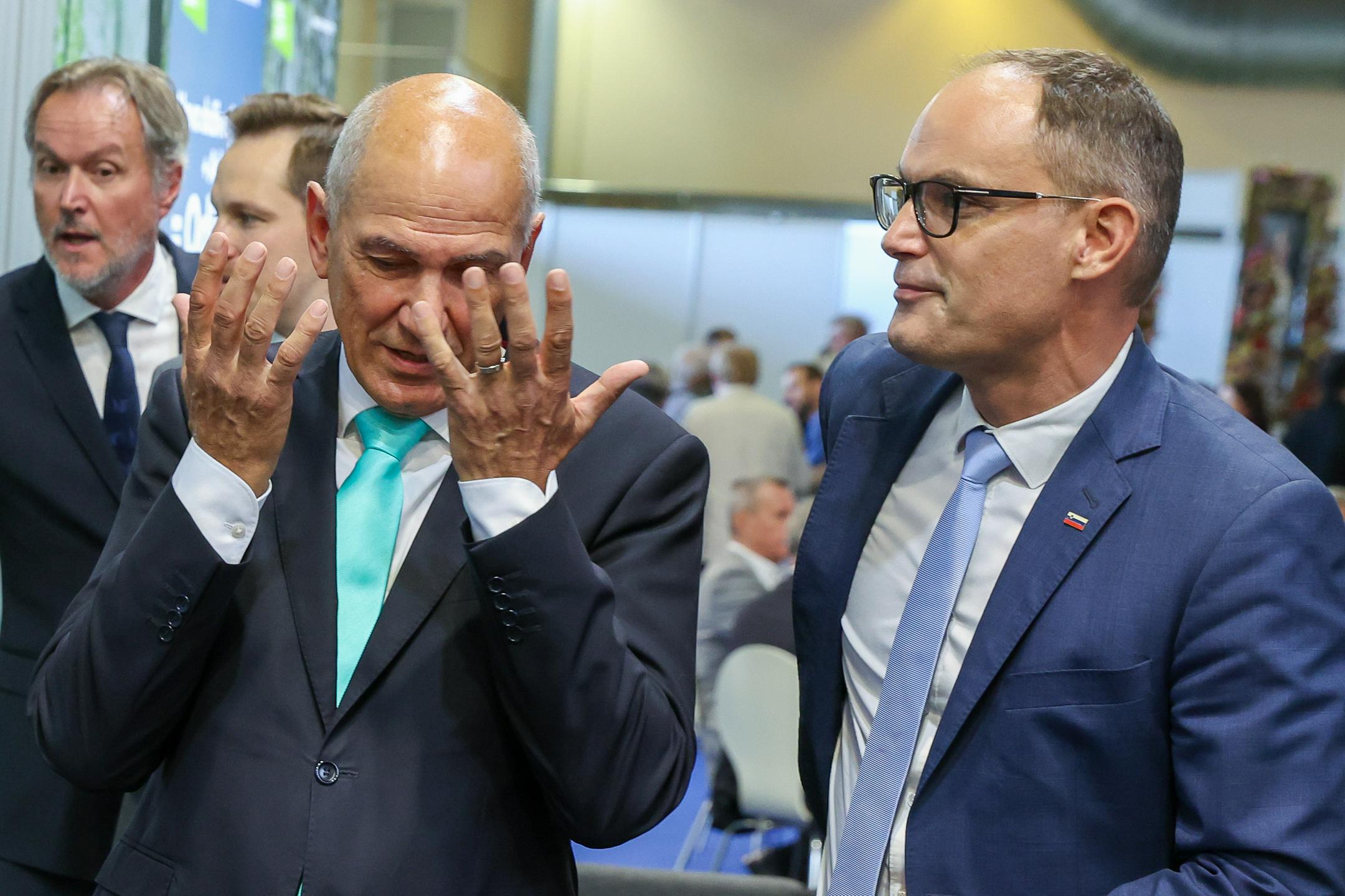 Janša: Del kadrovskega potenciala javnega sektorja je treba preusmeriti v gospodarstvo