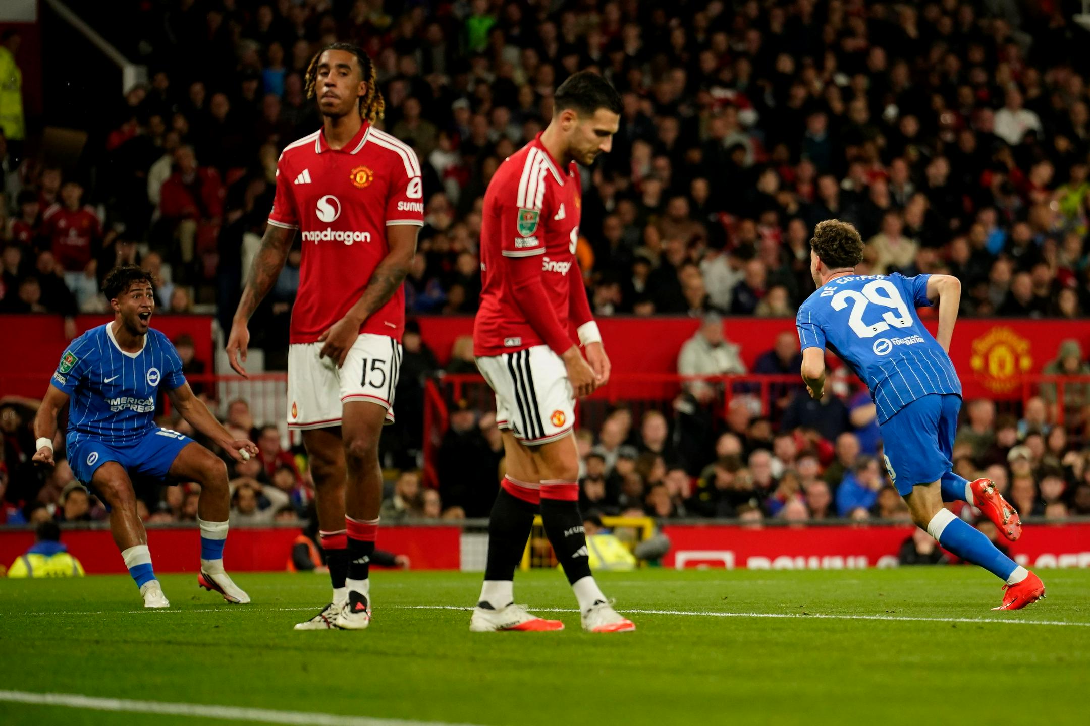 Šeško in soigralci zapravili vodstvo z 2:0 in znova ekspresno izpadli