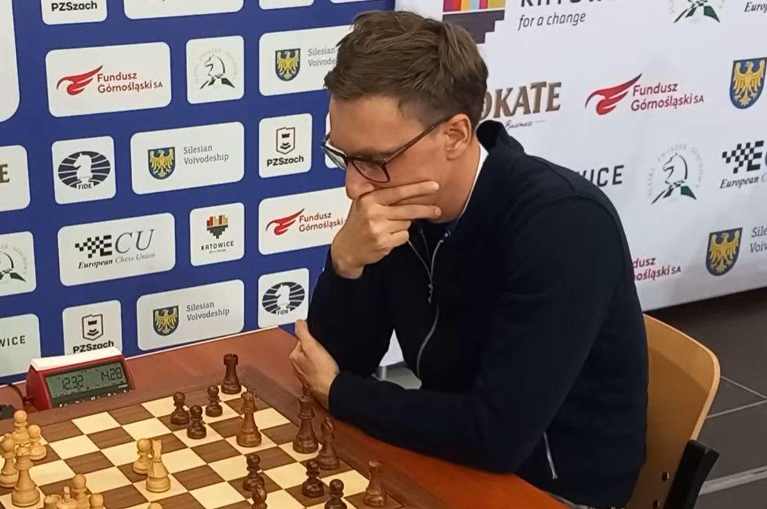 Brezhiben začetek slovenskih šahistk; šahisti osvojili sedem od osmih točk