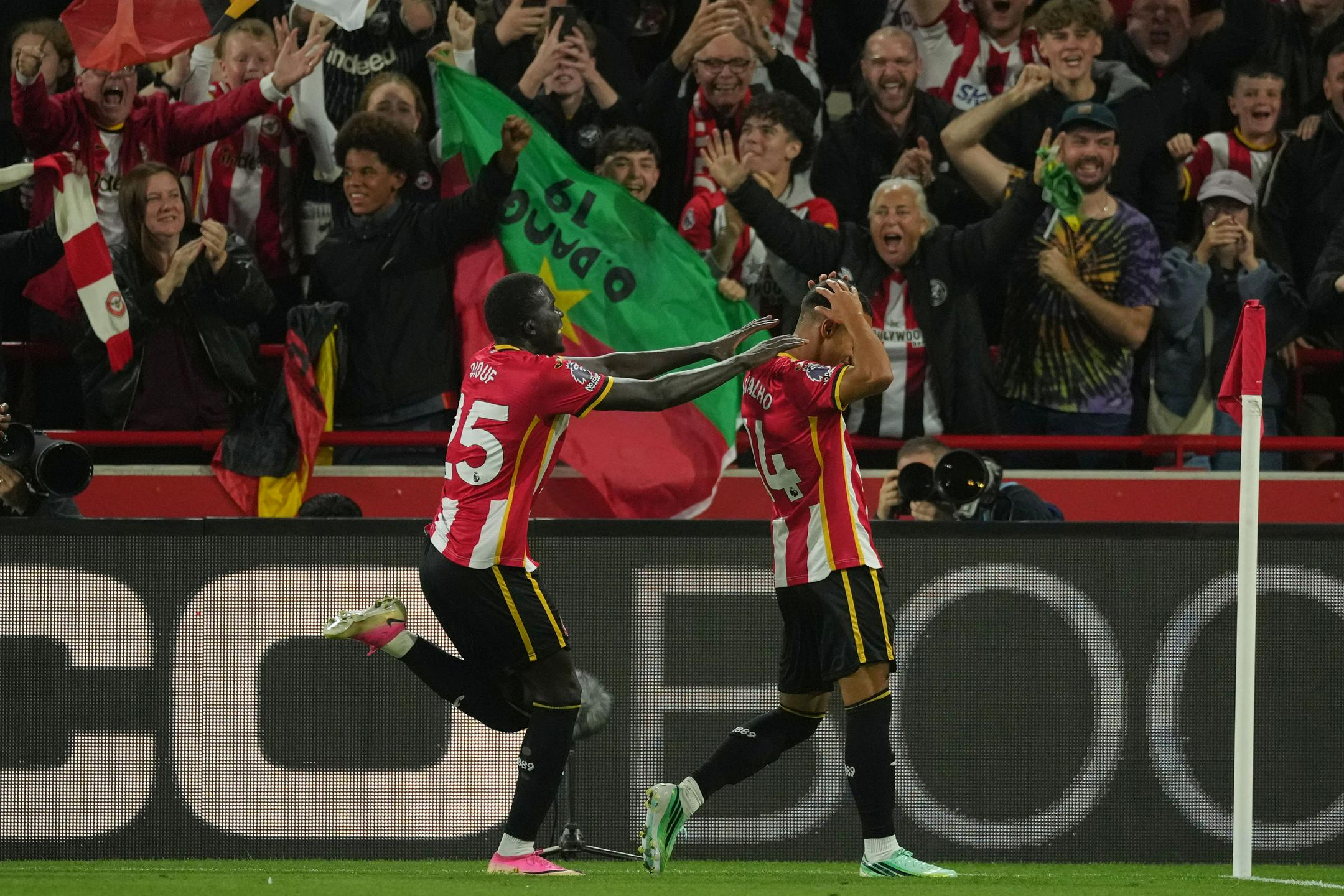 Brentford gladko odpravil Chelsea in ostaja neporažen