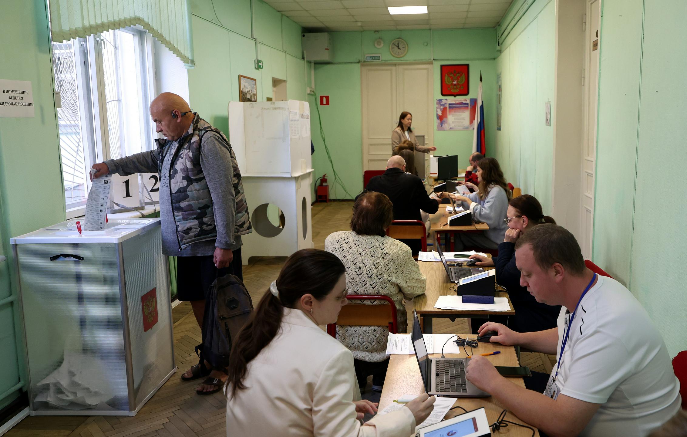V Rusiji poteka zadnji dan parlamentarnih volitev. Resnične opozicije ni.