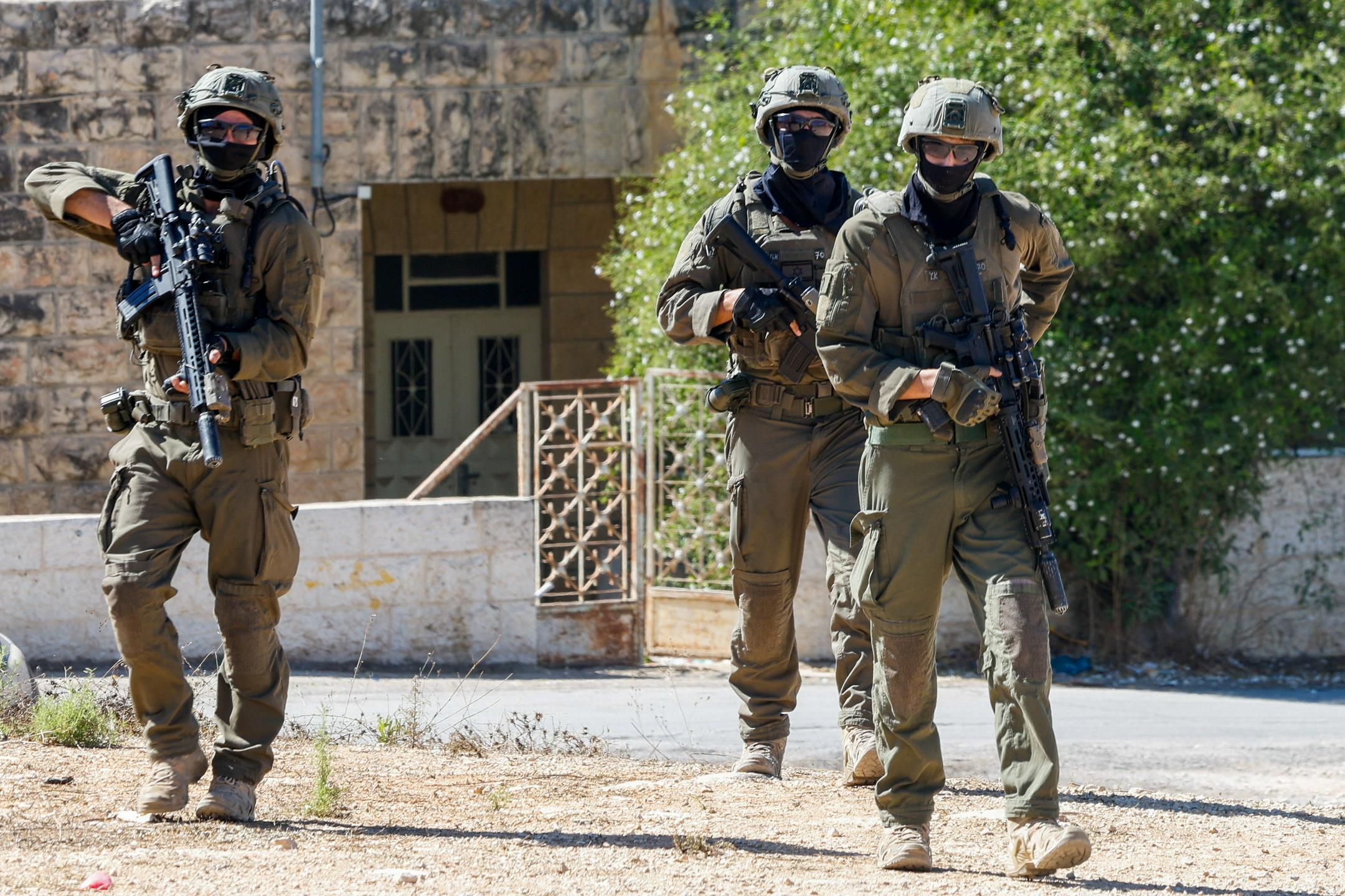 Palestinec na Zahodnem bregu ubil naseljenca, izraelska vojska ubila voznika avtomobila