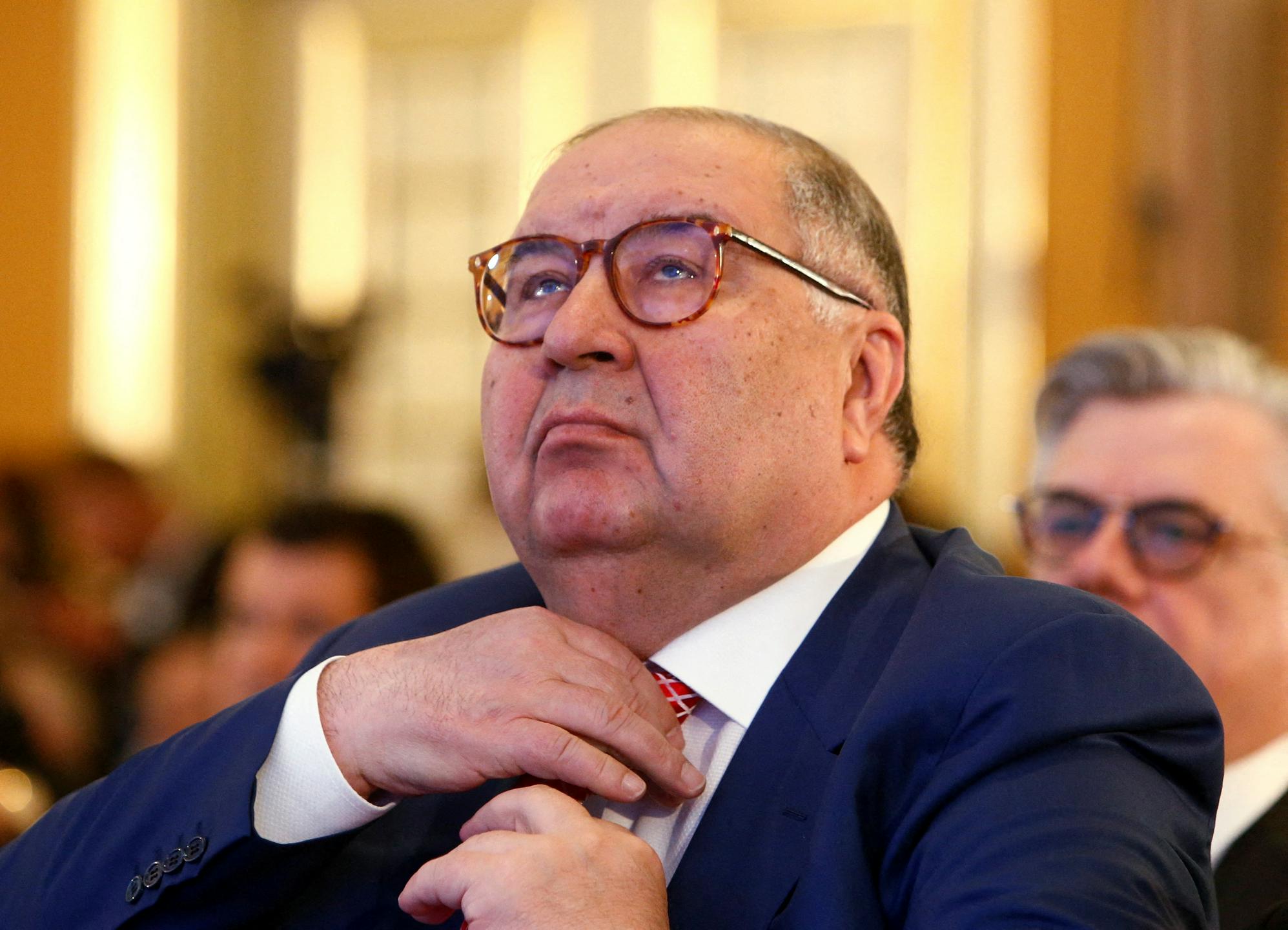 Po odpravi sankcij za ruskega milijarderja predsednik Azerbajdžana pomilostil francoskega državljana