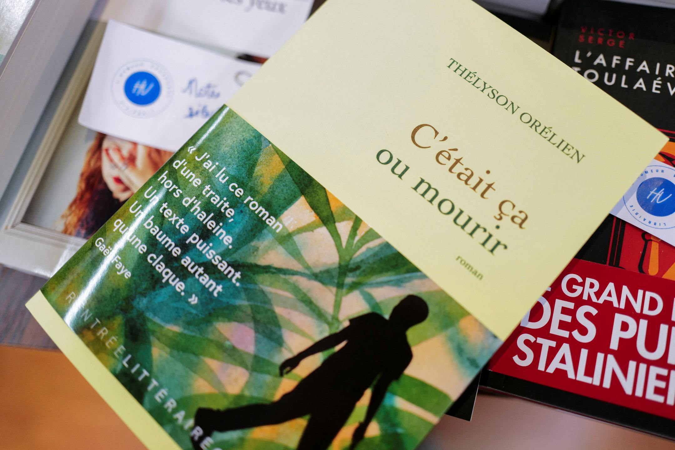"Veliko odkritje francoske literature" Thélyson Orélien obtožen, da je za pisanje romana uporabil UI