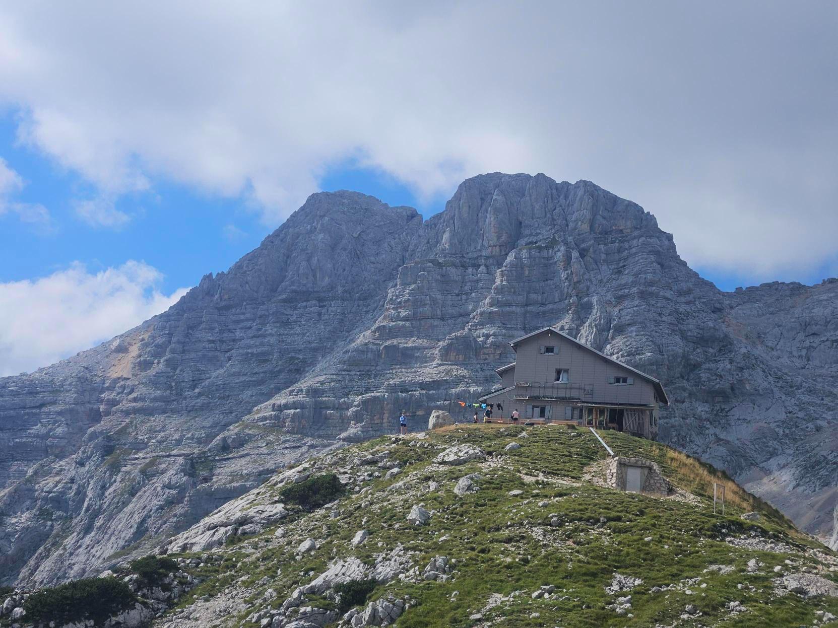Podnebna kriza spreminja potovalne navade: Julijske Alpe pod pritiskom turističnih rekordov
