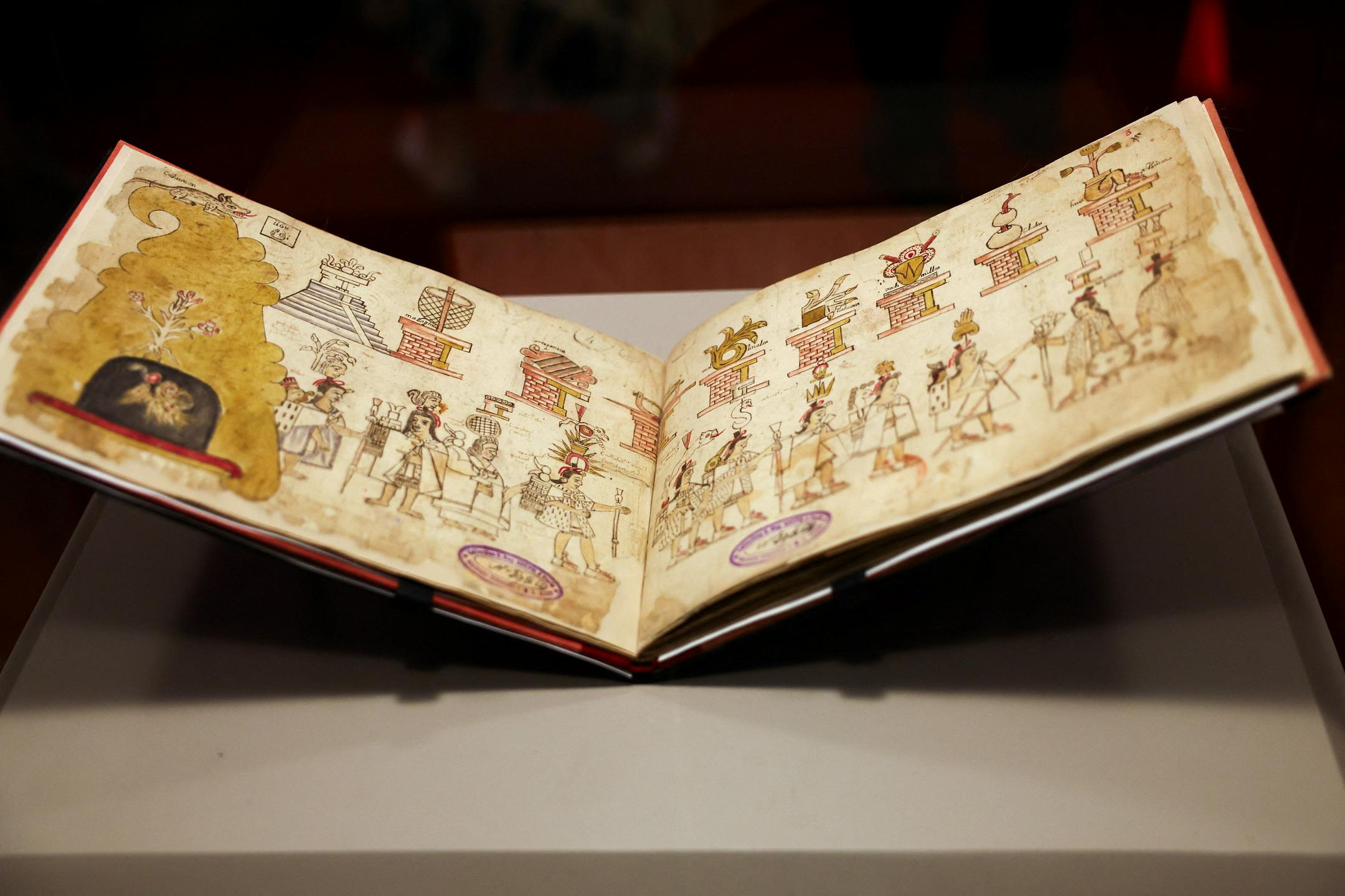 Azteški rokopis o vzponu in padcu Tenochtitlana se po dvesto letih vrača v Mehiko – a samo na posodo