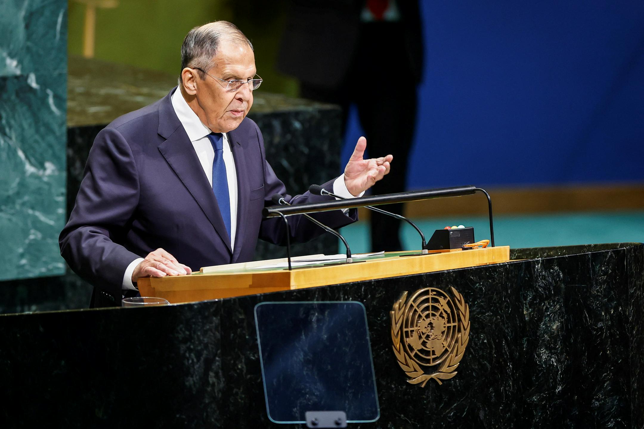 Lavrov v nagovoru Generalni skupščini Evropo obtožil, da preprečuje mirovne pogovore o Ukrajini
