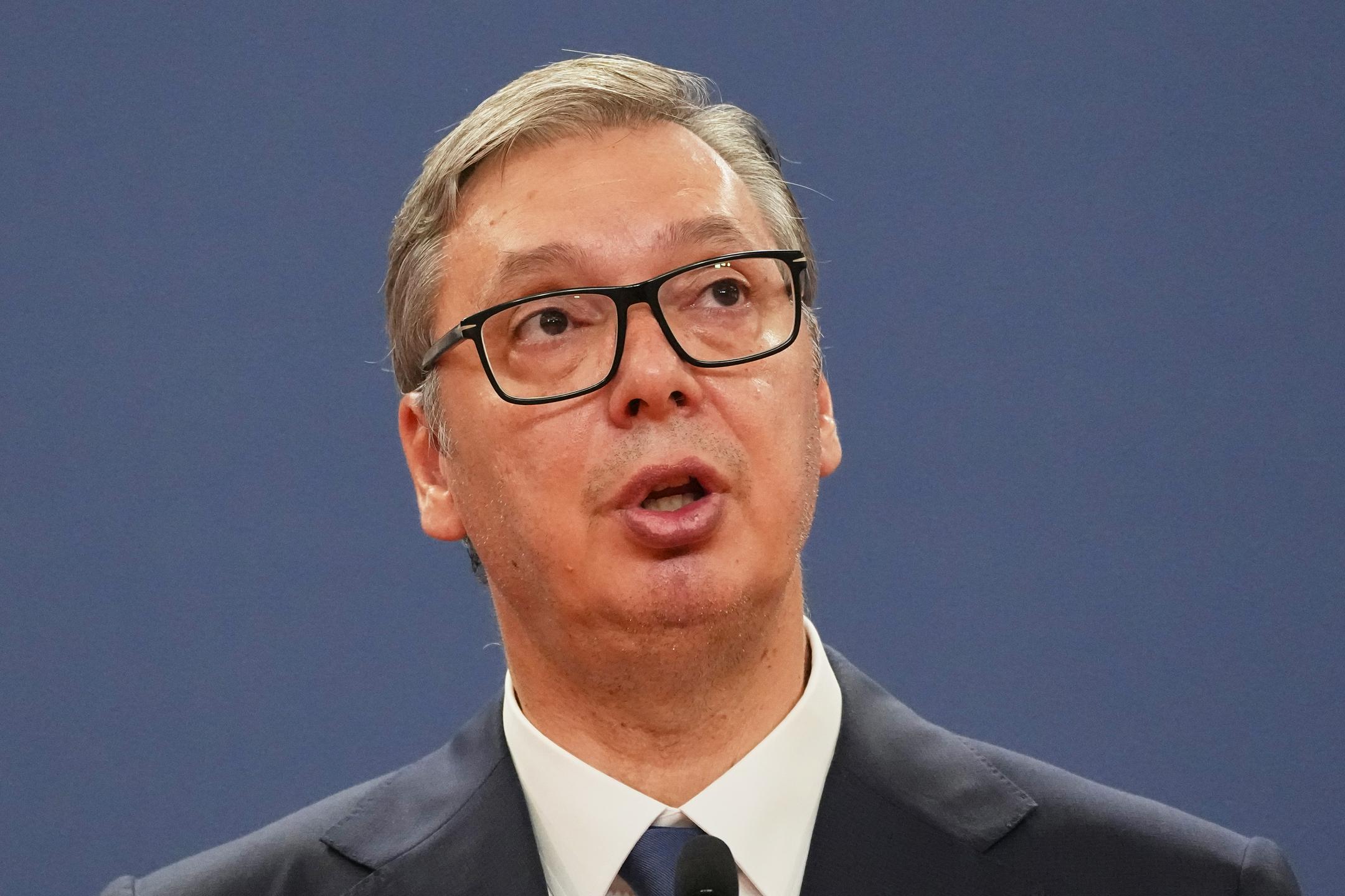 Aleksandar Vučić odstopil in se podal v parlamentarno tekmo