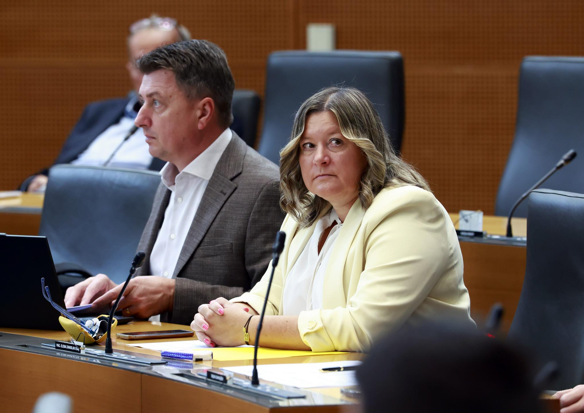 Elena Zavadlav Ušaj znova potrjena kot nadomestna poslanka