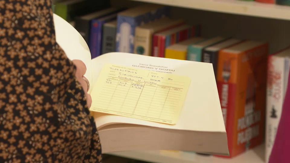 Izposojo knjig so v Polhovem Gradcu šele zdaj digitalizirali