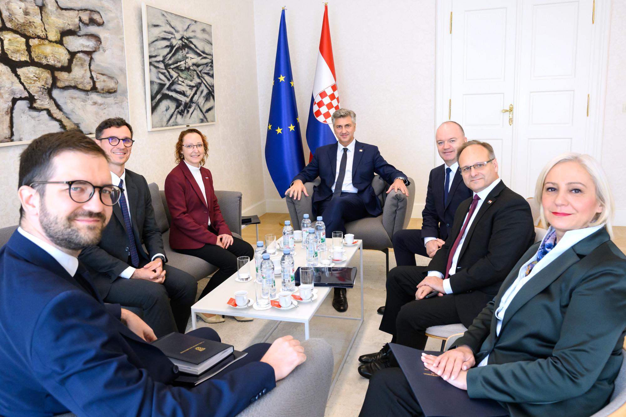Slovenija se bo pri demografskih ukrepih zgledovala tudi po Hrvaški