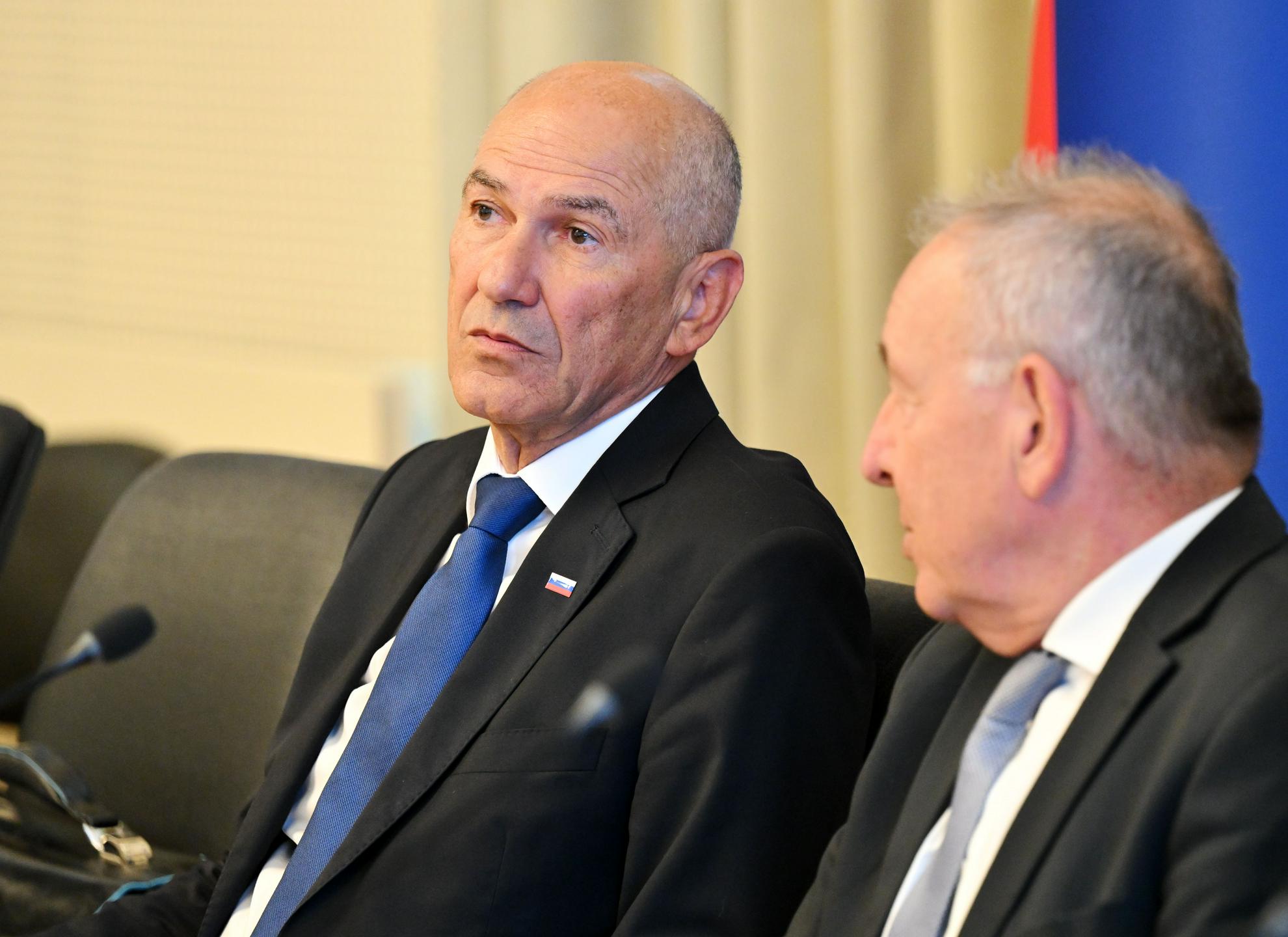 Janša: Zmanjševanja števila zaposlenih v javnem sektorju ne bo