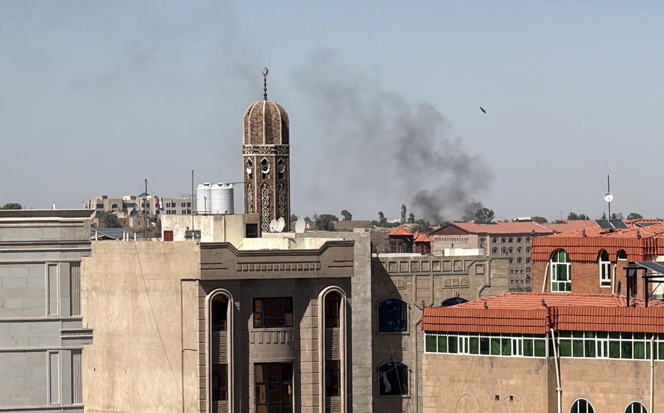 Jemenska vlada ob podpori Savdske Arabije krepi ofenzivo proti hutijevcem