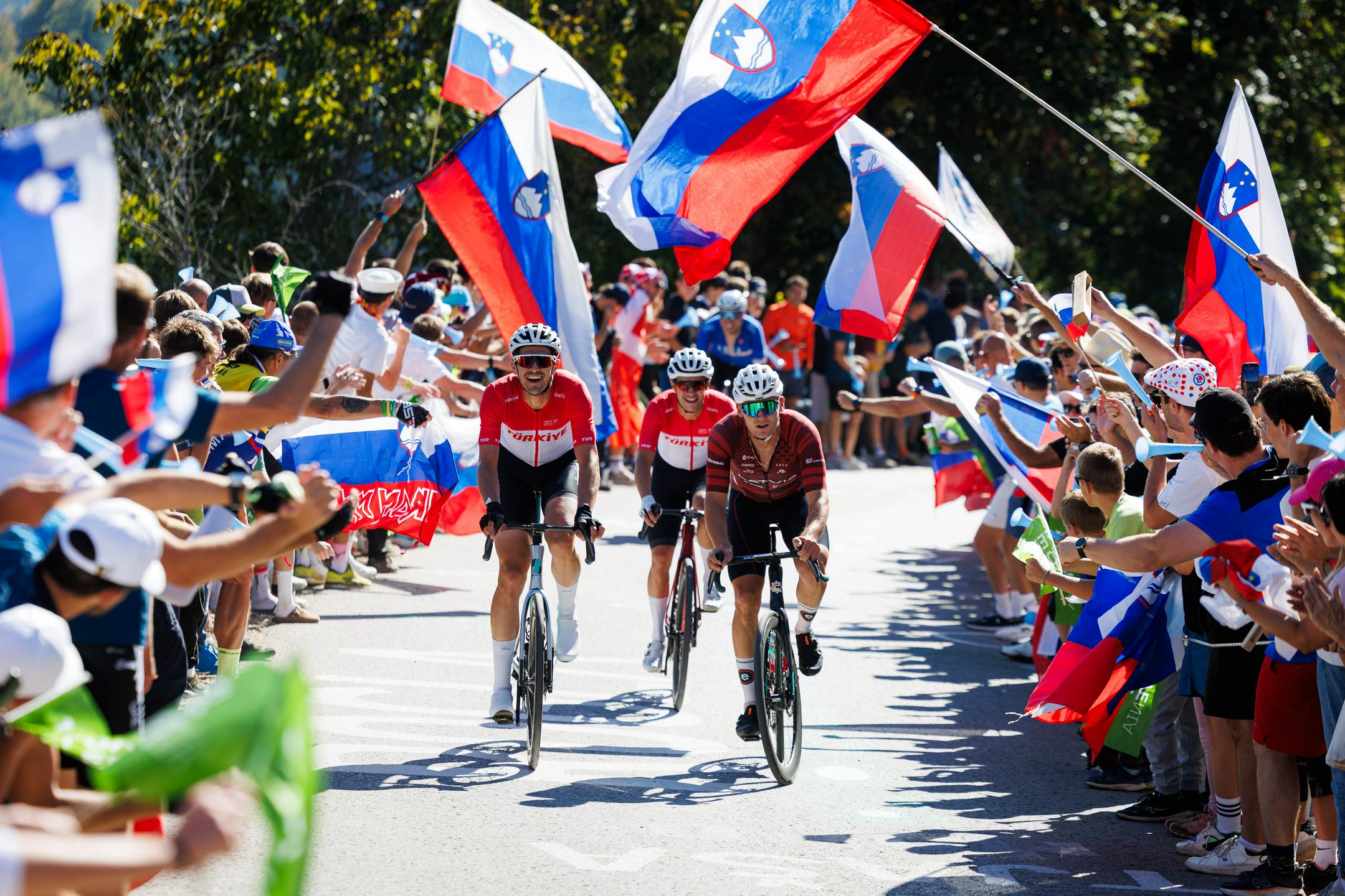 Sanjska nedeljska kulisa Možjance in kroga po 