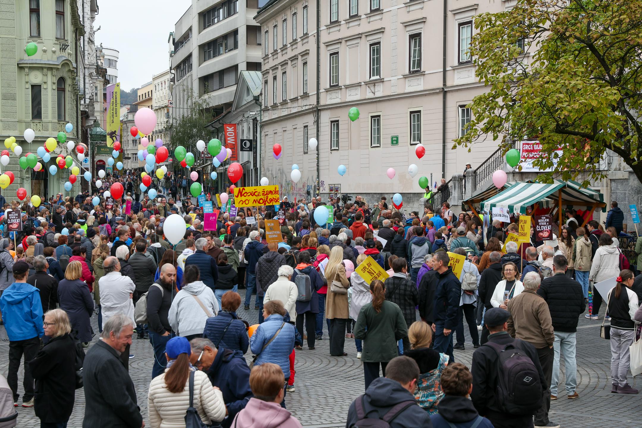V Ljubljani sočasno shoda proti splavu in za ohranitev pravice do splava