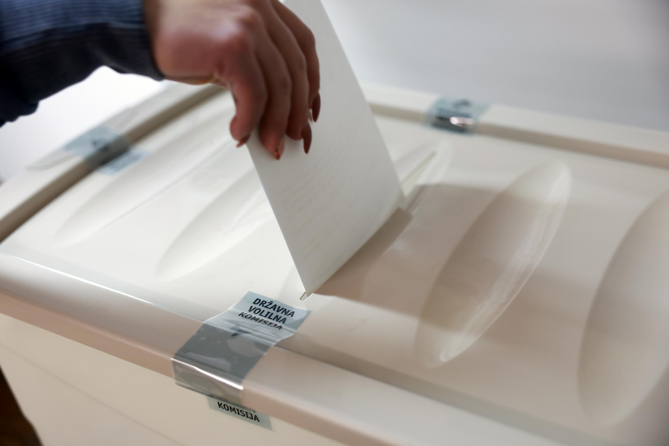 Odbor DZ-ja potrdil: referendum o intervencijskem zakonu bo 6. decembra