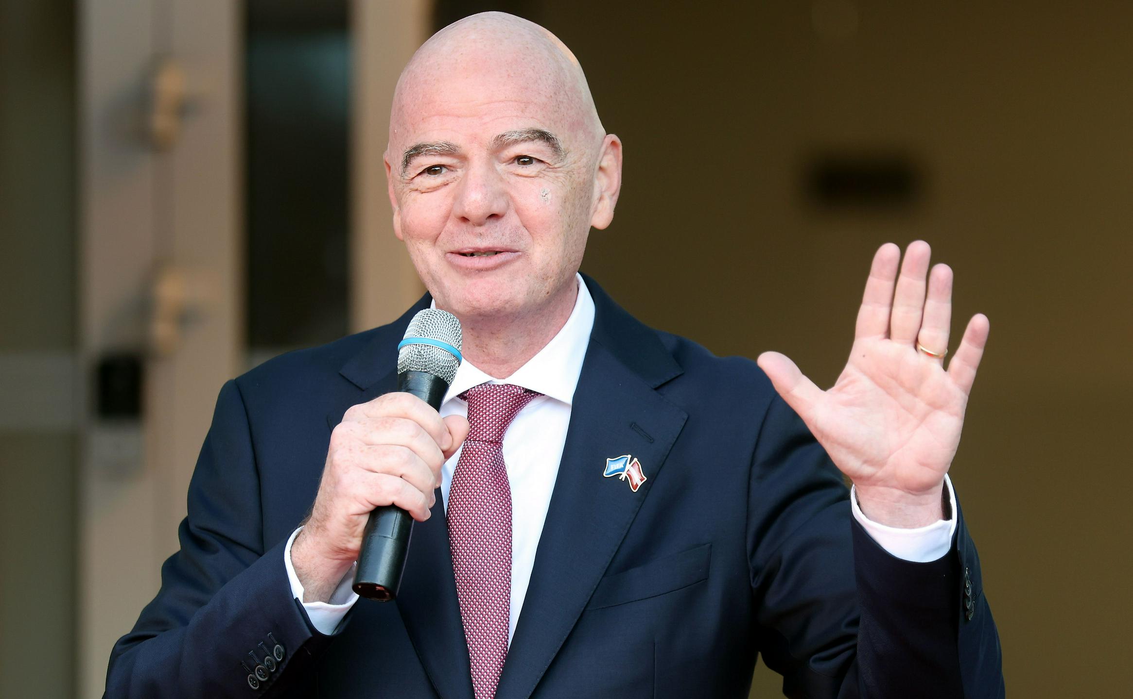 The Times: Infantino poleg plače prejel še milijonska izplačila