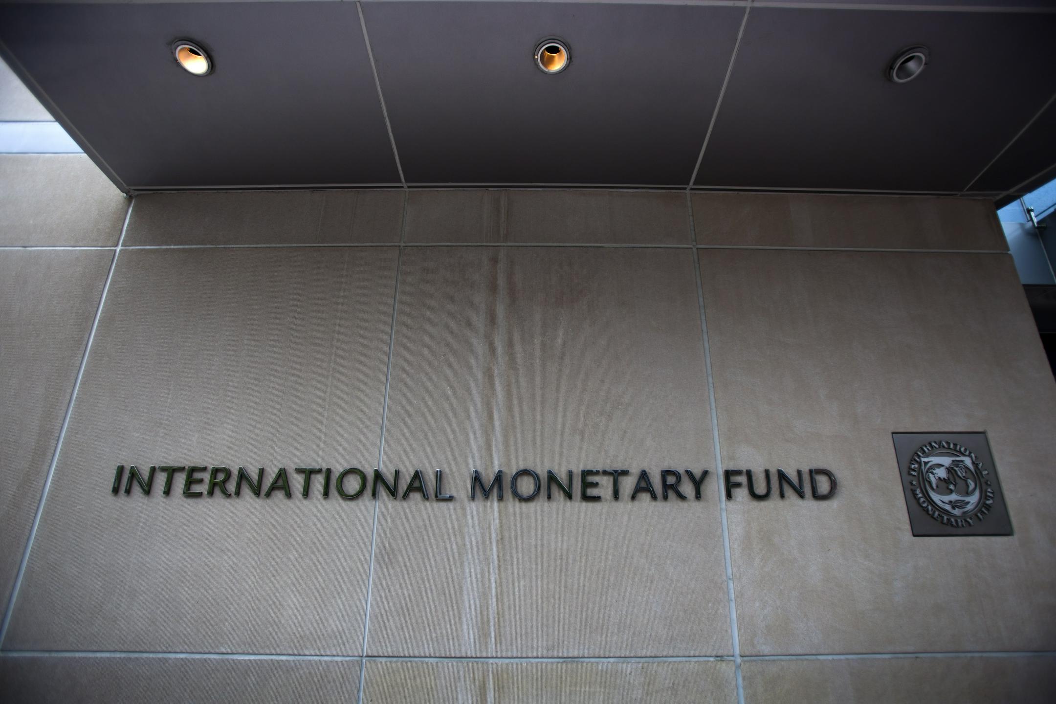IMF izboljšal napoved gospodarske rasti Slovenije na 3,2 odstotka, a pričakuje višjo inflacijo