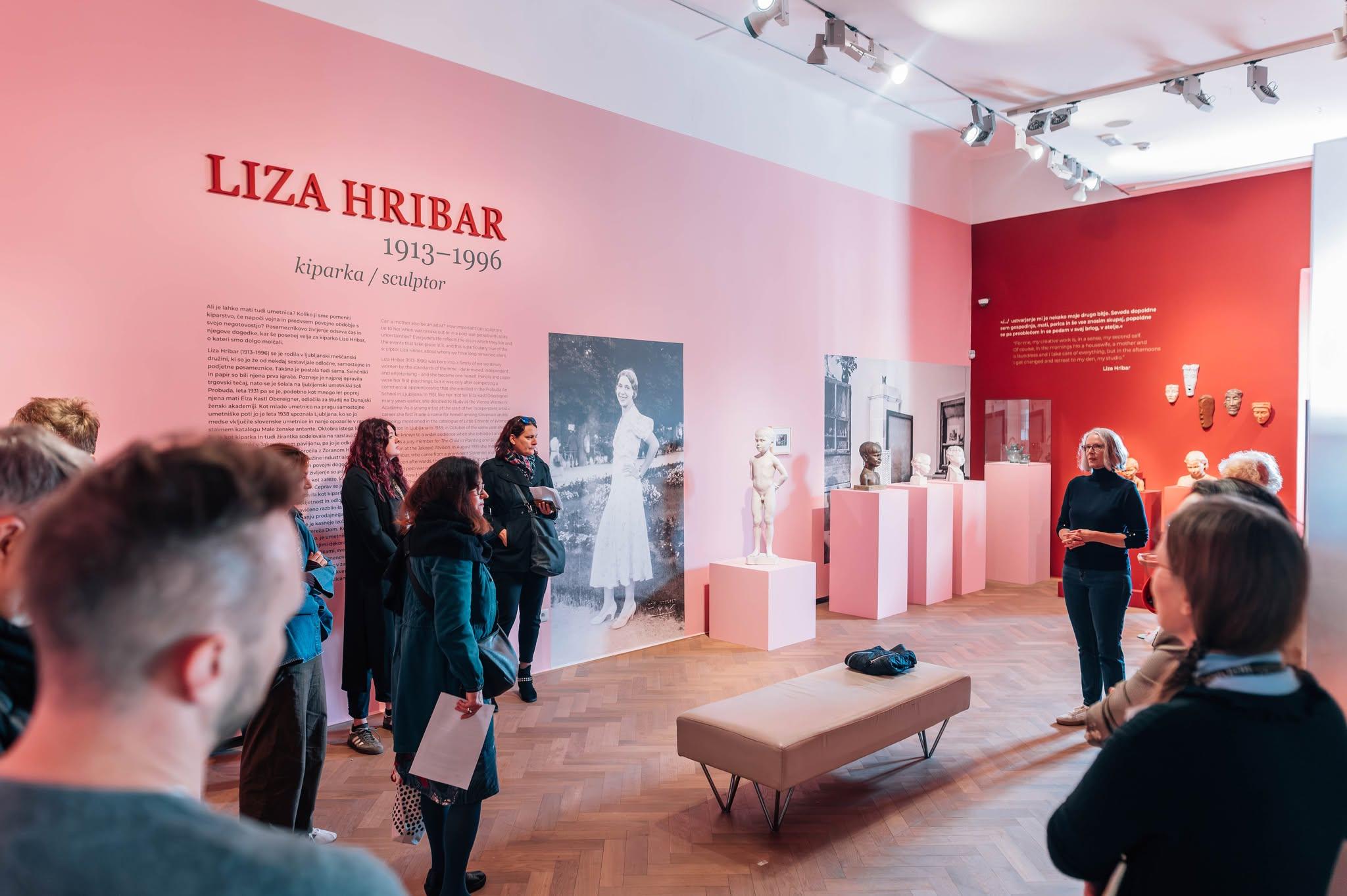 Liza Hribar, kiparka, ki je z drobnimi angelci napolnila marsikateri dom
