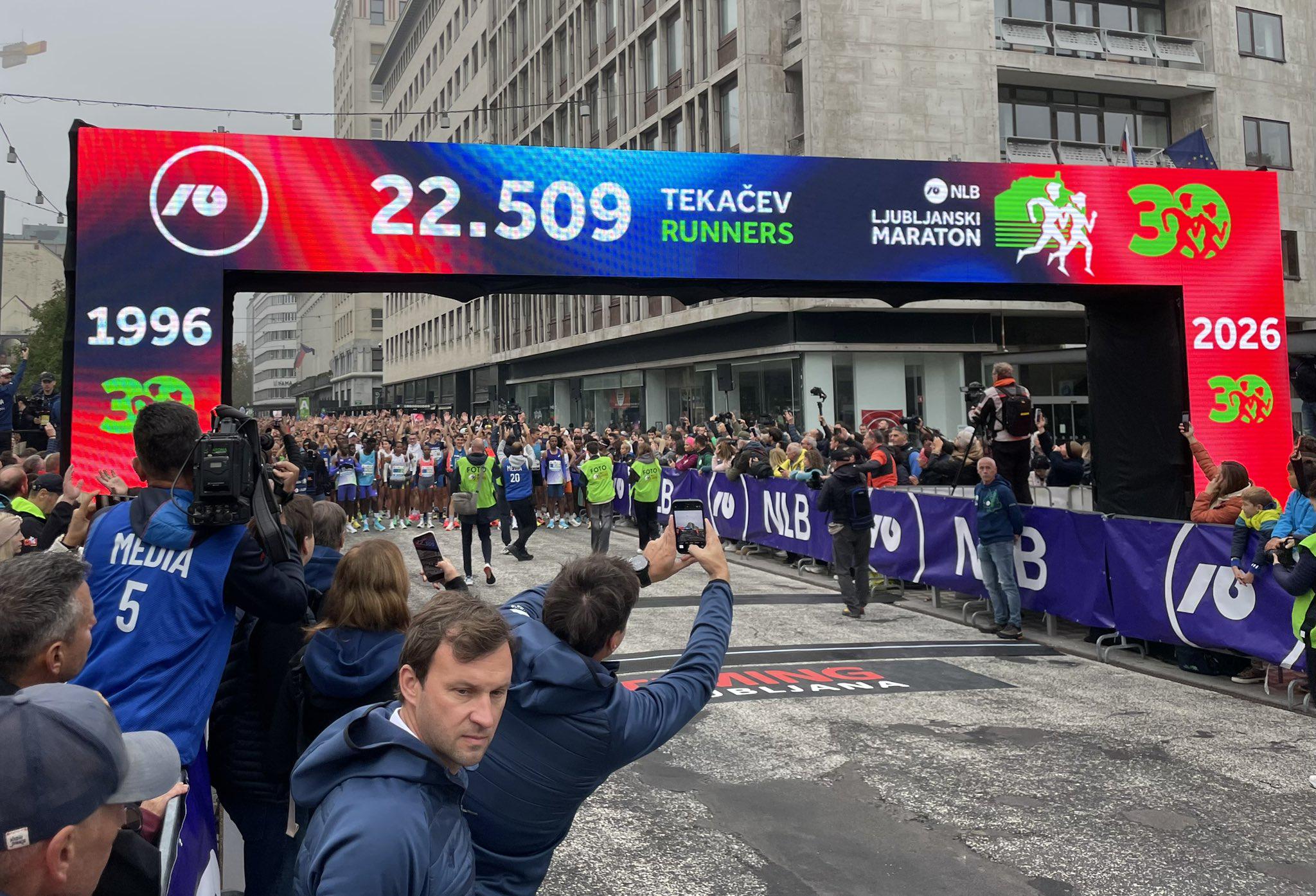 Start za 22.509 tekačic in tekačev na 21 in 42 km