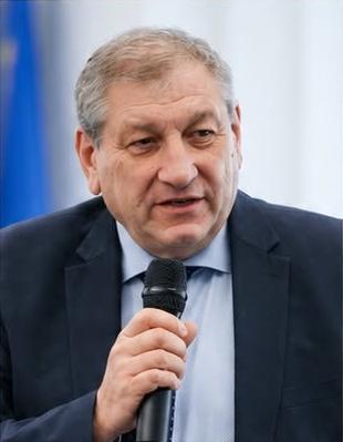 Aškerčeva nagrada za življenjsko delo roma v roke mariborskemu arhivistu
