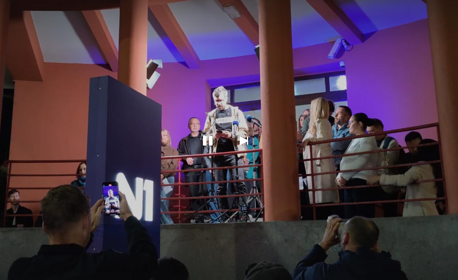 Shod v podporo neodvisni N1: "V Srbiji gre za brutalen prevzem medija in klimo terorja"