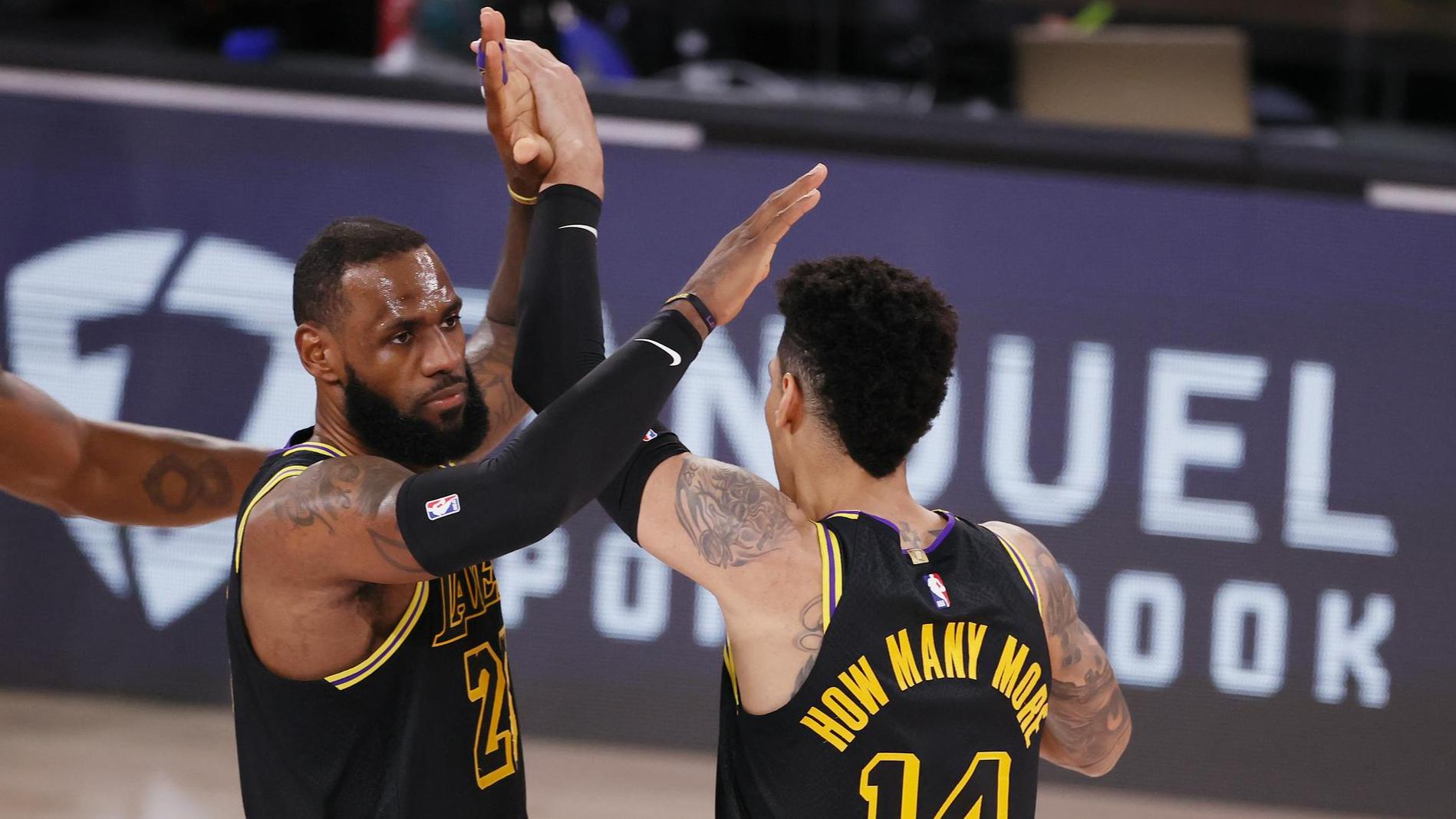 LeBron James lovi nov mejnik: prstan še s četrto ekipo