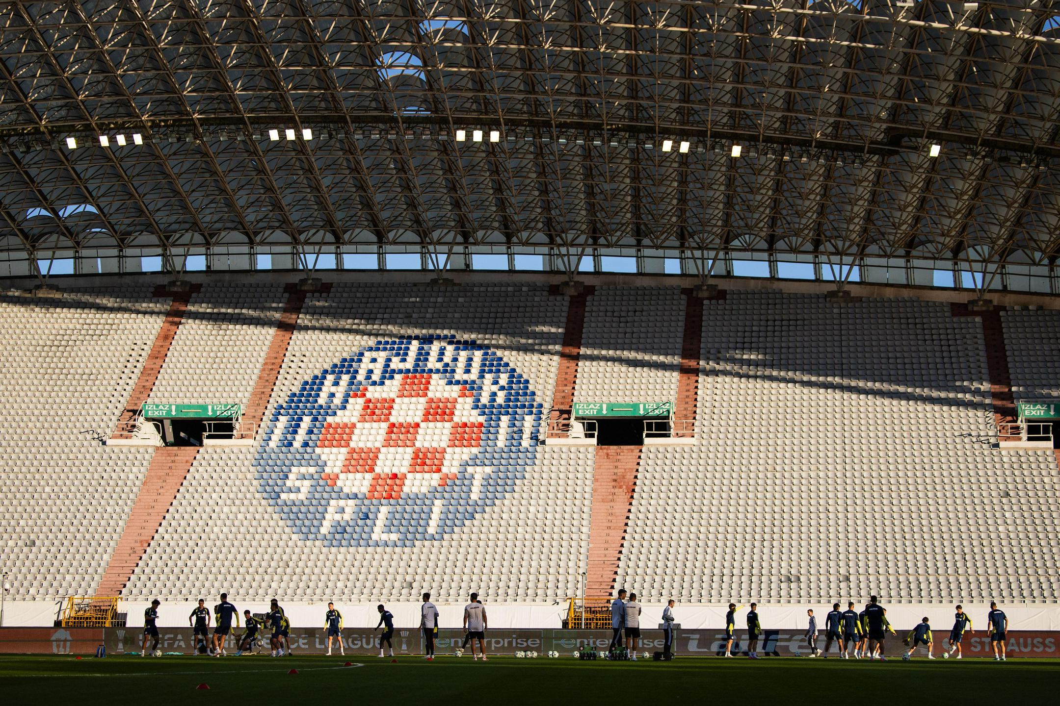 Hajduk bo moral plačati 96.000 evrov, naslednja tekma brez gledalcev