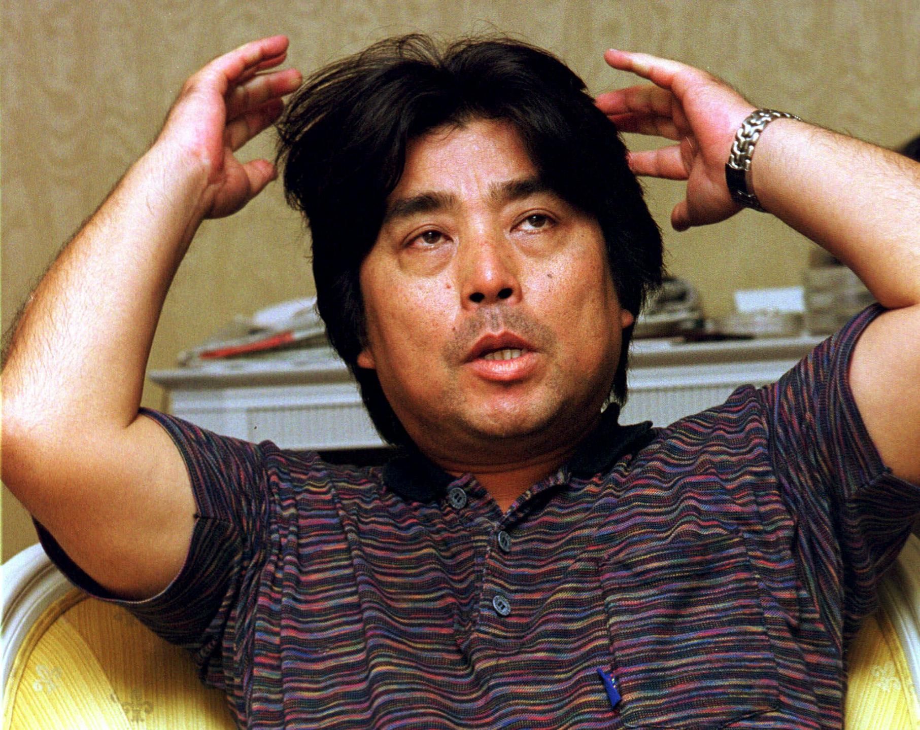 Umrl je Ryū Murakami, avtor provokativnega romana Skoraj prosojna modrina