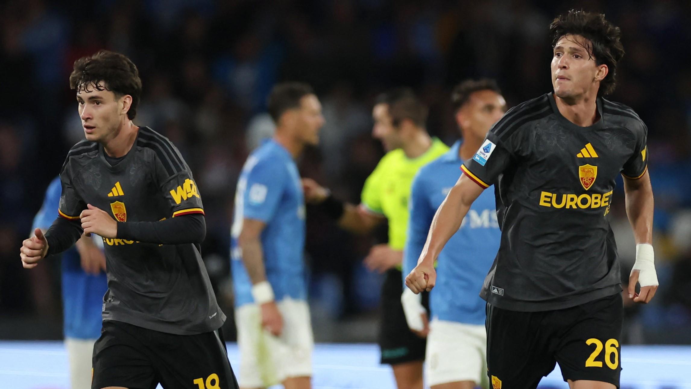 Šestkrat v polno, a nihče ni slavil: Roma iztržila remi v Neaplju