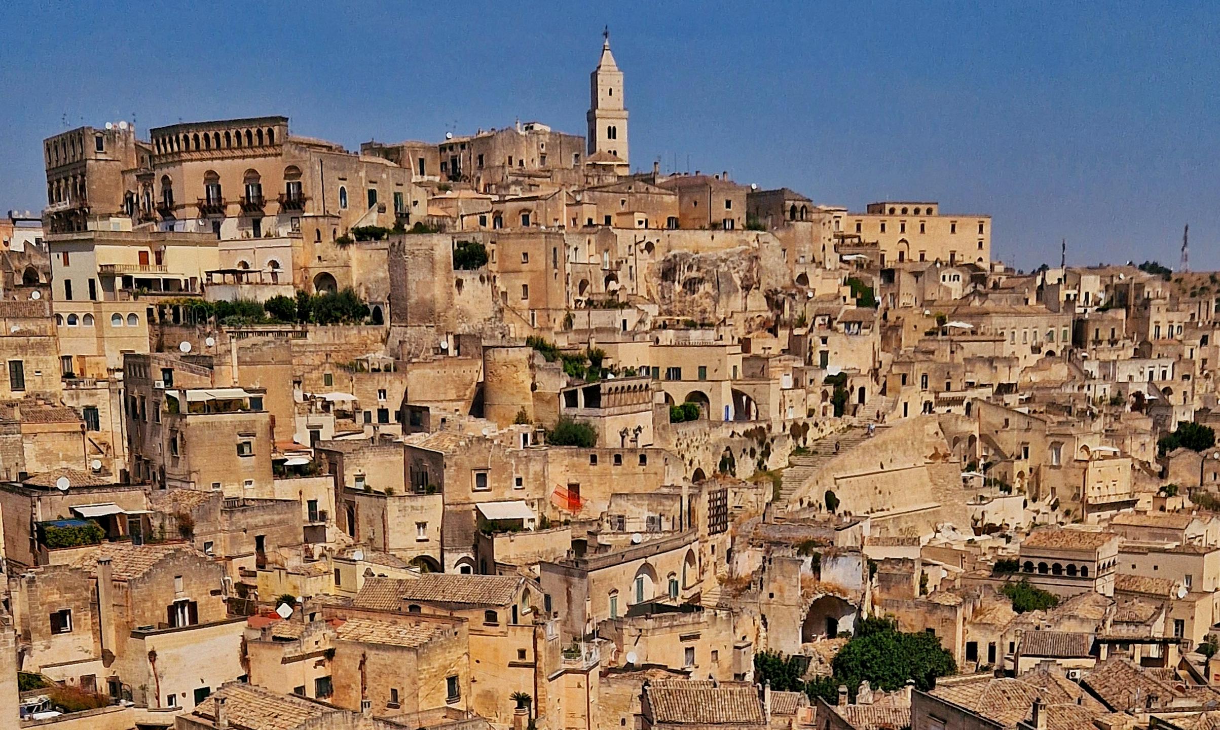 Jamsko mesto Matera: Od “sramote Italije” do kulise Jamesa Bonda