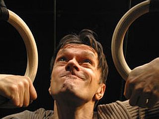 Predstava Zarjavele Trobente skuša oblikovati cirkus po meri človeka. Foto: Cankarjev dom