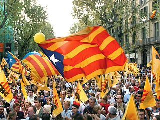 Organizatorji referenduma upajo, da bi podpora neodvisnosti pomenila začetek procesa osamosvajanja Katalonije od Španije. Foto: epa/Guido Manuilo