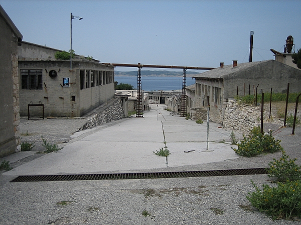 Goli otok zapor